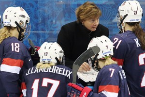 Главный тренер женской хоккейной сборной США Кэти Стоун Фото: AP