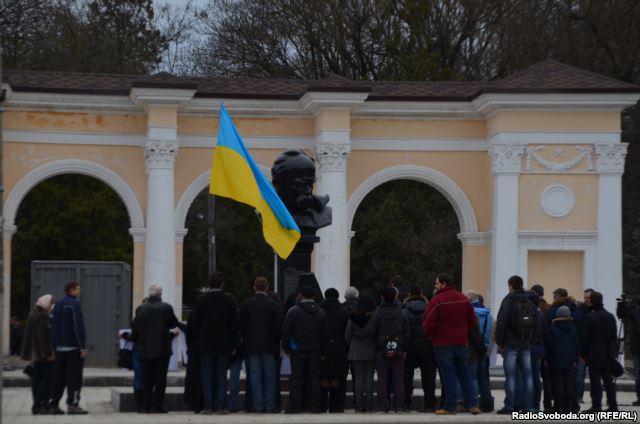 В Симферополе митинговали против российской оккупации и сепаратизма