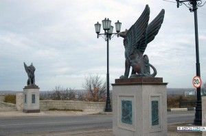 v-kerchi-razrushaetsya-most-na-vezde-v-gorod-mestnye-vlasti-byut-trevogu-foto_1