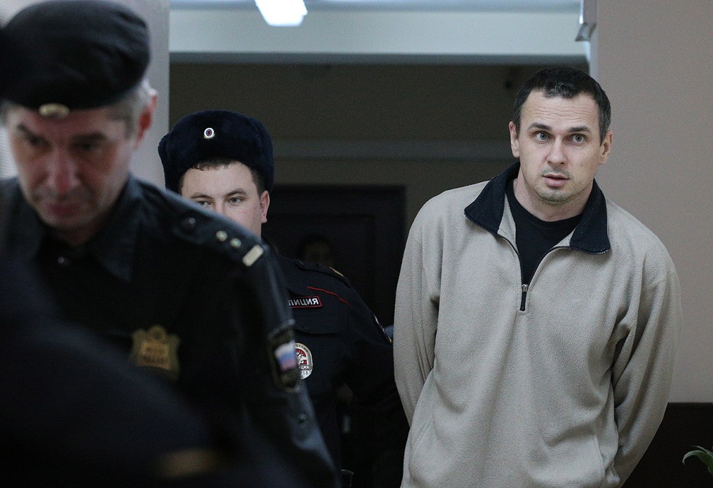 Рассмотрение вопроса о продлении ареста украинскому режиссеру О.Сенцову в Лефортовском суде