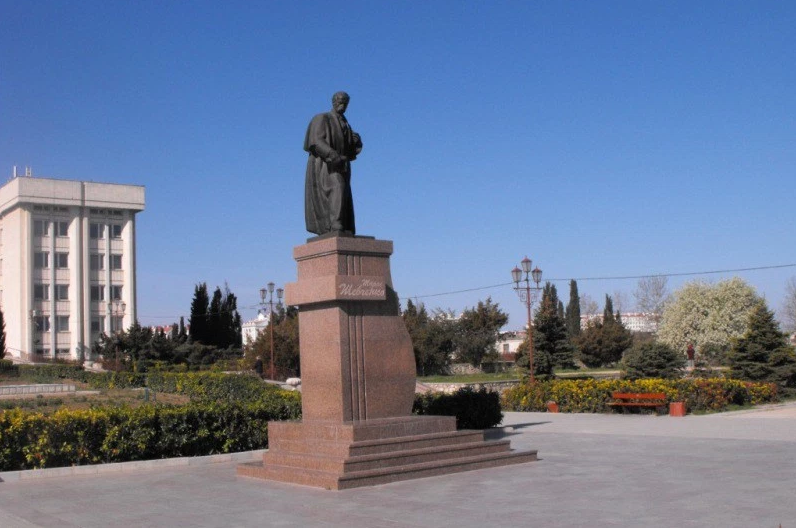 Памятник Тарасу Шевченко в Севастополе Фото: sevstory.ru