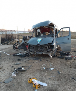 Волонтерська машина, яка потрапила під обстріл у Зміївці 3 березня 2023 року. Фото: Фейсбук/Поліція Херсонської області