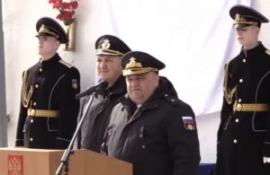 Церемонія відкриття меморіальної дошки загиблим на «Саратові» в Севастополі, скріншот з відео пропагандистів, 24.03.2023 р. 