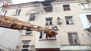 Наслідки обстрілу Херсона у квітні 2023 року