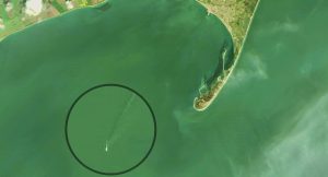 Супутник зафіксував російське судно на віході з акваторії Бердянської затоки, 13.05.2023 р., фото Sentinel-2