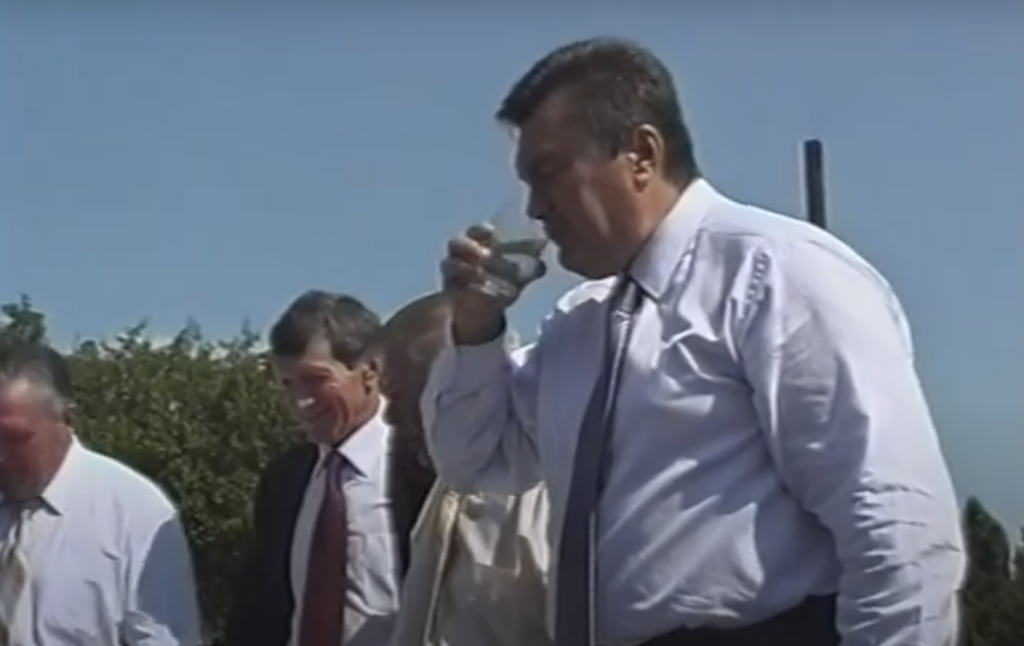 Віктор Янукович на відкритті Західного групового водоводу у Бердянську, вересень 2024 року. Фото: скрін відео