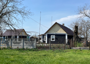 Відновлені будинки в селі Трудолюбівка. Фото: Олег Батурін/ЦЖР