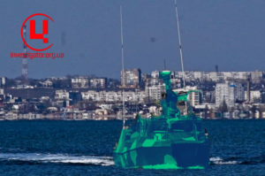 Ворожий катер в акваторії Бердянська. Весна 2022р. Джерело фото: соцмережі