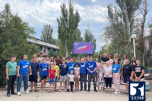 Підлітків з Бердянська відправили «на відпочинок» до табору, де навчають керувати безпілотниками та виготовляти деталі до них на 3D-принтері