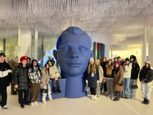 Пропагандистська поїздка учнів з Нижніх Сірогоз до Москви, листопад 2024 року. Фото з окупаційних пабліків