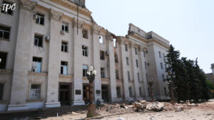 Наслідки авіаудару росіян по будівлі Херсонської ОДА. 05.06.2025 року. Фото: "IPC-Південь".