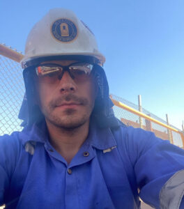 Олександр Черенков на робочому місці, Оман, 6 лютого 2023 року