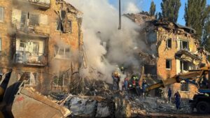 П'ятиповерхівка у Дарницькому районі, в яку влучила російська ракета. Київ, 28 серпня 2025 року. Суспільне Новини/Анна Самара