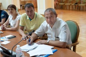 Олег Тарабака - праворуч