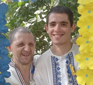 Підопічні Дніпрянського психоневрологічного будинку-інтернату, викрадені російськими окупантами, до великої війни. Фото надане працівниками закладу