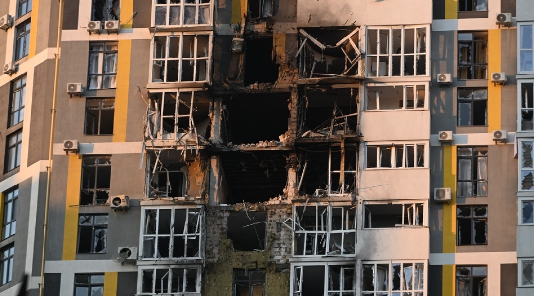 Наслідки масованої атаки по Києву в Дніпровському районі Фото: Євген Котенко, Укрінформ