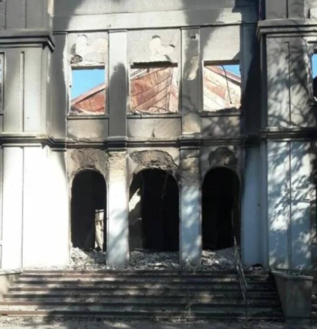 Розбитий будинок культури в Качкарівці. Фото надане Юрієм Бутівчаком