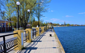 Причал у Голій Пристані до вторгнення росіян. Фото: travels.in.ua