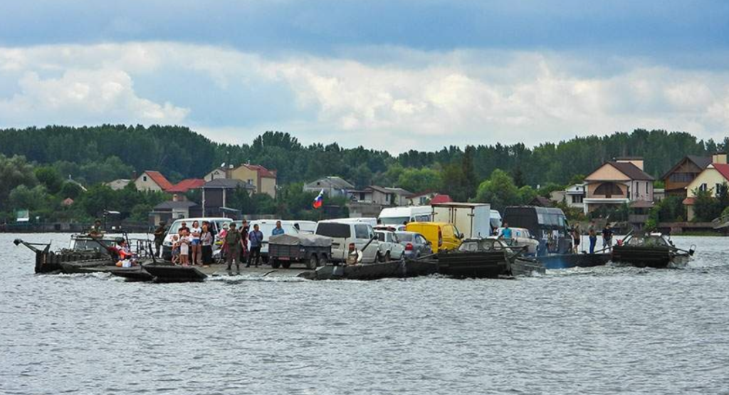 Переправа через Дніпро в 2022 році. Фото з окупаційних медіа