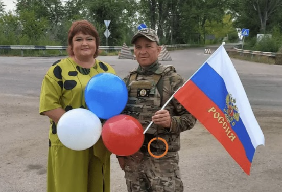 Тетяна Василенко, голова окупаційної адміністрації Новокиївки (ліворуч). Фото з соцмереж