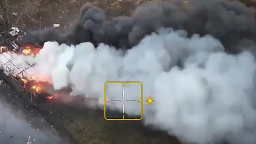 Ураження військових РФ та їхньої техніки на Лиманському напрямку. Кадр з відео 66 ОМБр